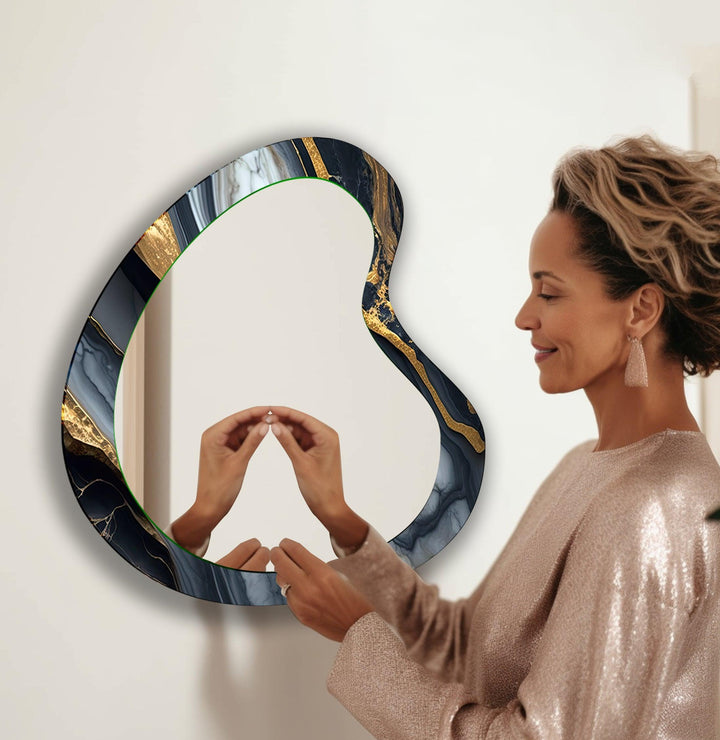 Mirror wall decor combining reflective surfaces and artistic shapes for a stunning focal point
