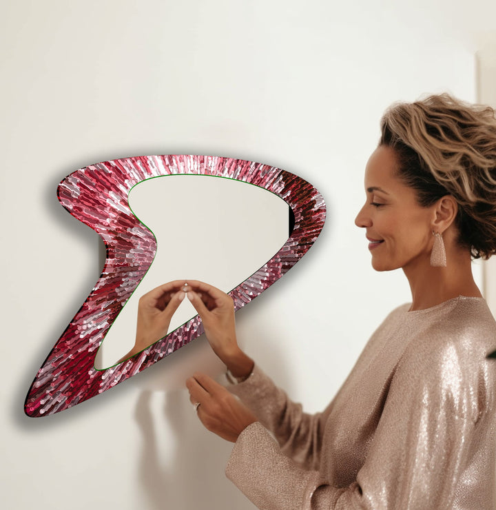 Mirror wall decor with creative frames and reflective details to elevate your home interior

