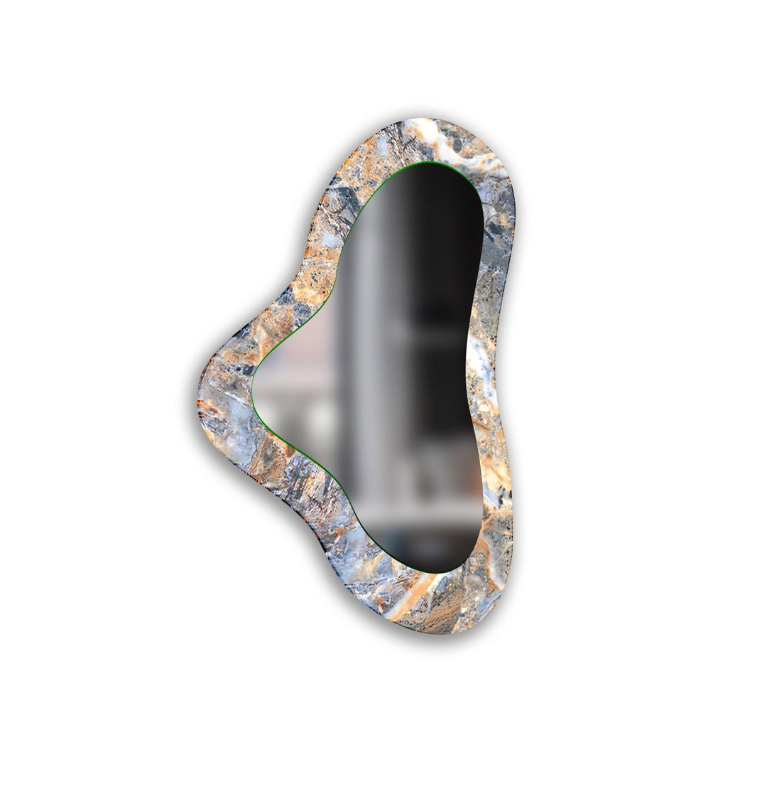 Eleganter Wandspiegel aus unregelmäßigem Marmorglas