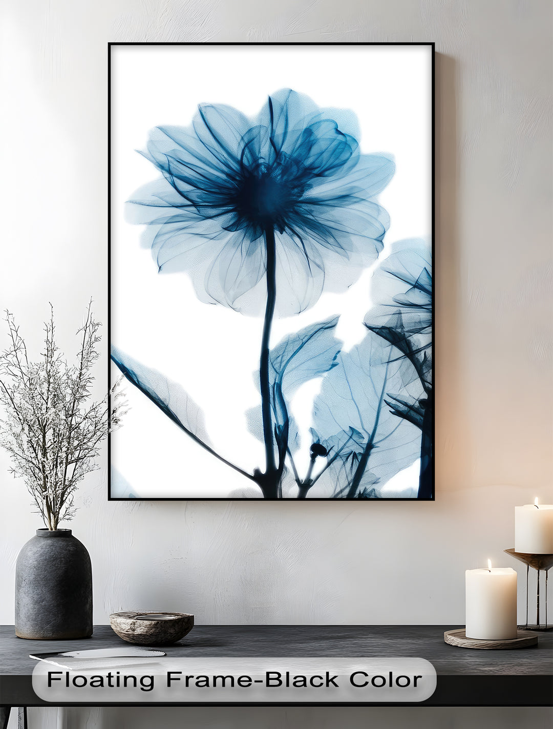 Winterliche Ruhe – Japanische Frau im blauen Kimono, Leinwanddruck | Gerahmtes Kunstwerk