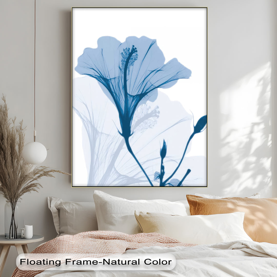 Winterliche Ruhe – Japanische Frau im blauen Kimono, Leinwanddruck | Gerahmtes Kunstwerk