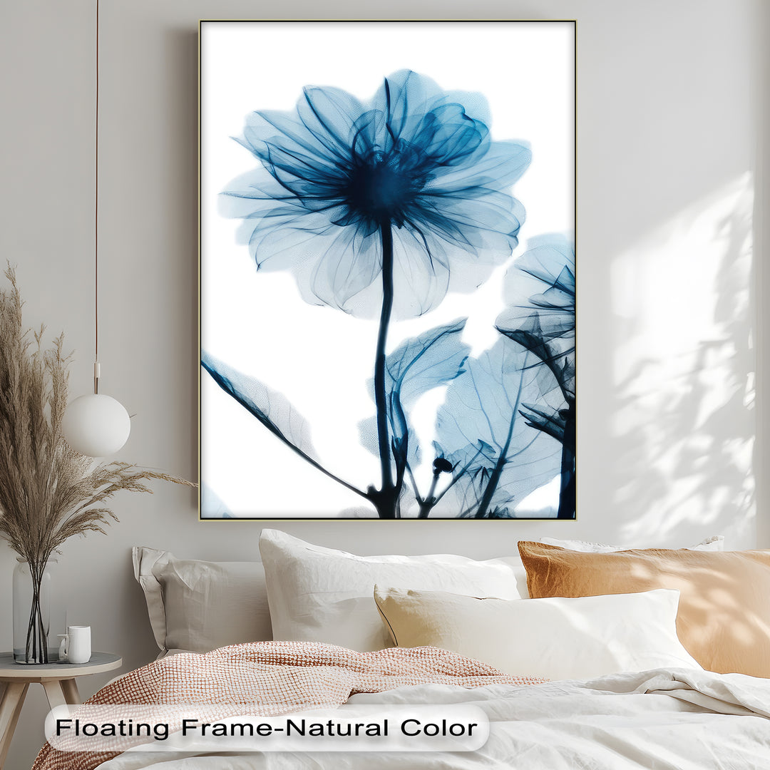 Winterliche Ruhe – Japanische Frau im blauen Kimono, Leinwanddruck | Gerahmtes Kunstwerk