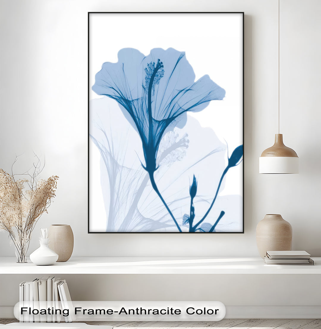 Winterliche Ruhe – Japanische Frau im blauen Kimono, Leinwanddruck | Gerahmtes Kunstwerk