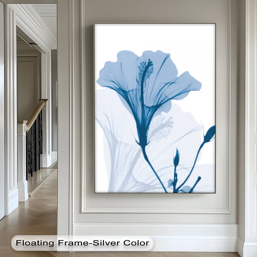 Winterliche Ruhe – Japanische Frau im blauen Kimono, Leinwanddruck | Gerahmtes Kunstwerk