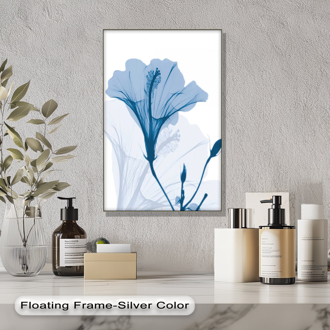 Winterliche Ruhe – Japanische Frau im blauen Kimono, Leinwanddruck | Gerahmtes Kunstwerk