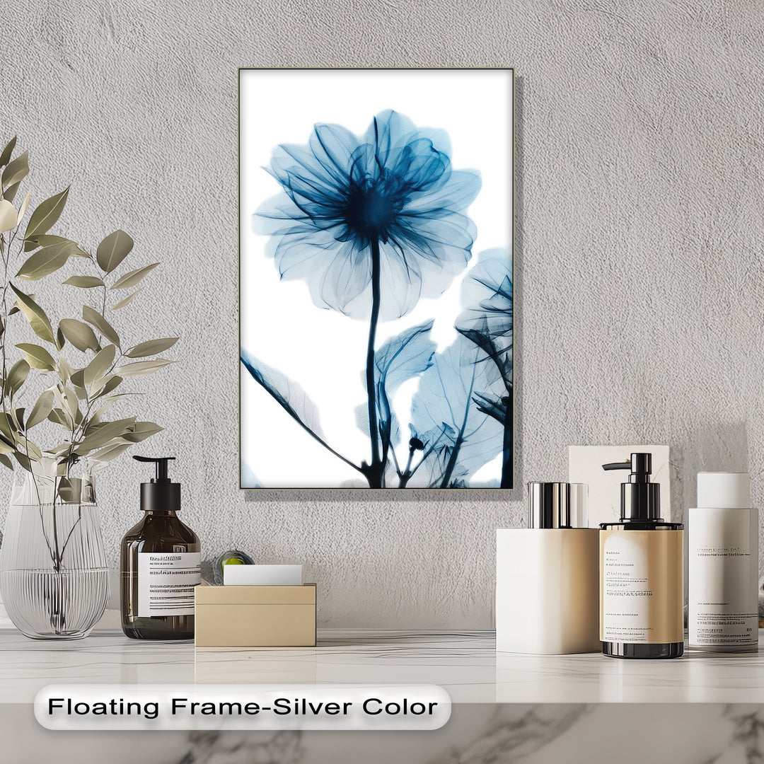 Winterliche Ruhe – Japanische Frau im blauen Kimono, Leinwanddruck | Gerahmtes Kunstwerk