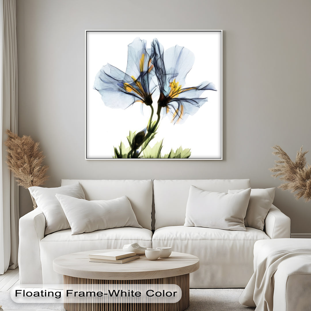 Winterliche Ruhe – Japanische Frau im blauen Kimono, Leinwanddruck | Gerahmtes Kunstwerk