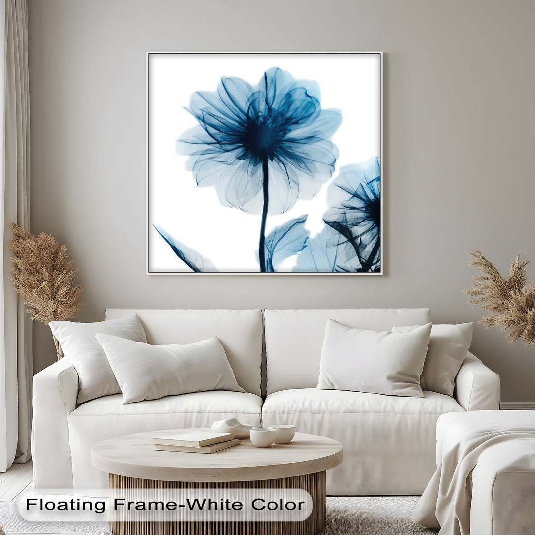 Winterliche Ruhe – Japanische Frau im blauen Kimono, Leinwanddruck | Gerahmtes Kunstwerk