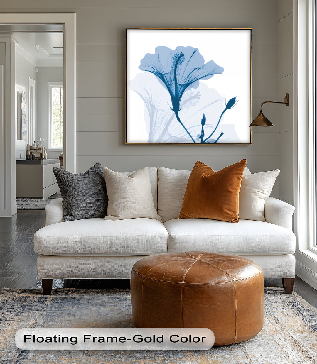 Winterliche Ruhe – Japanische Frau im blauen Kimono, Leinwanddruck | Gerahmtes Kunstwerk