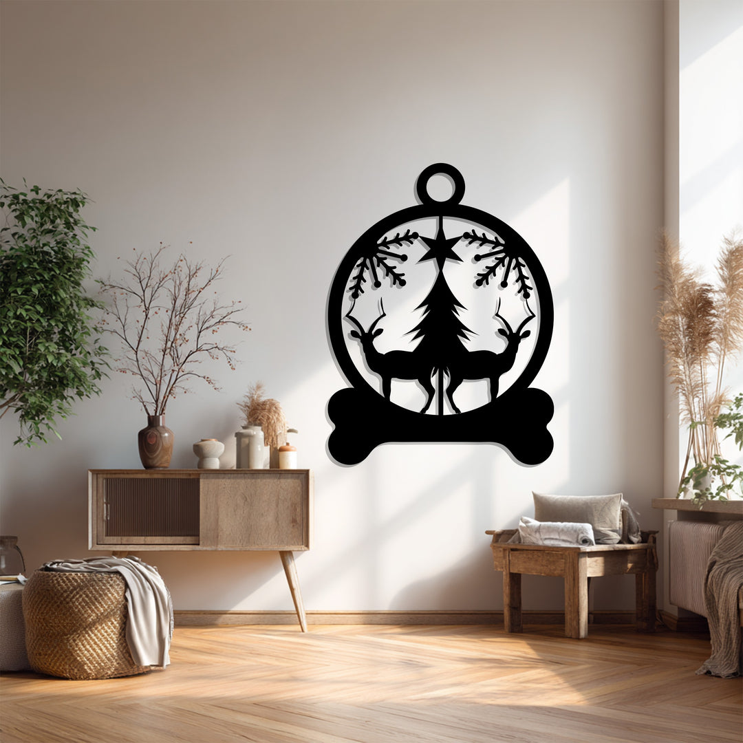 تناغم الشتاء – الرنة والشجرة فن جداري معدني