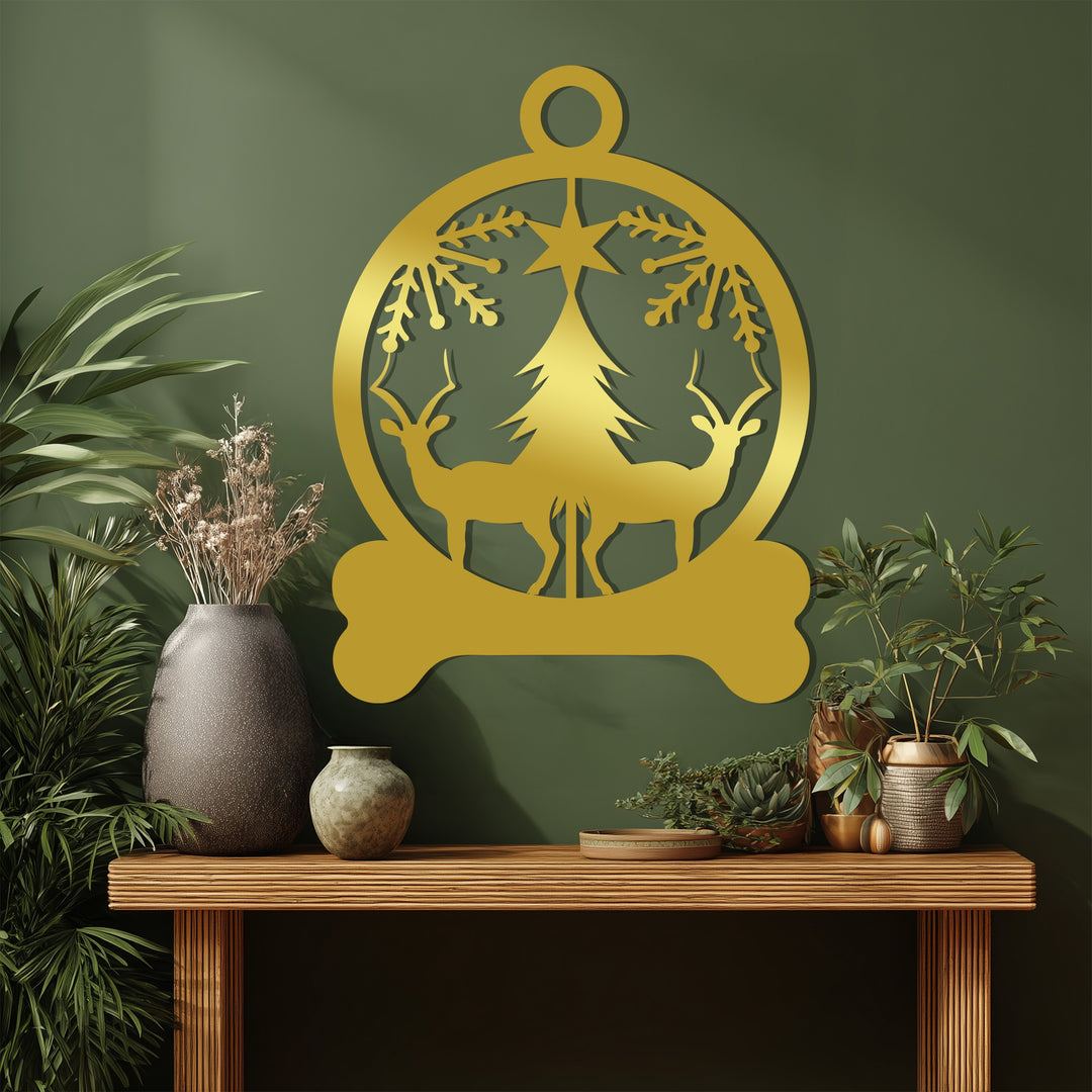 تناغم الشتاء – الرنة والشجرة فن جداري معدني