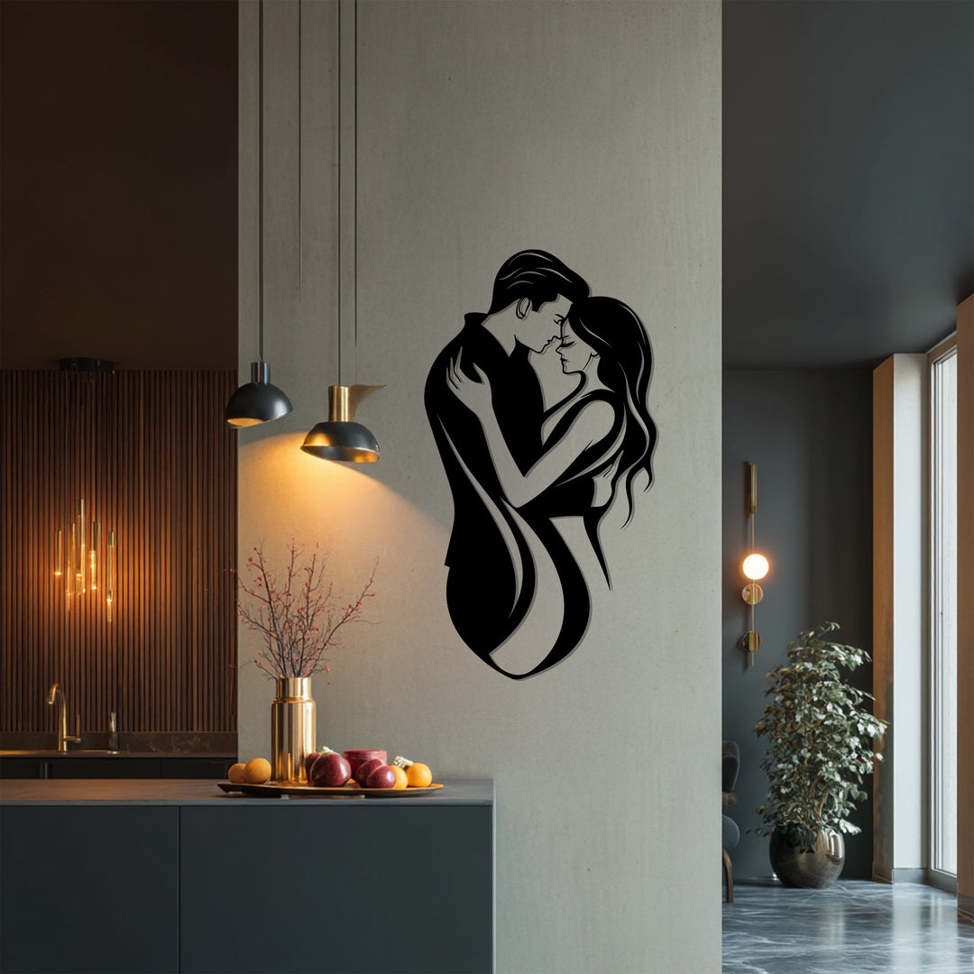 عناق أبدي – صورة ظلية لزوجين رومانسيين فن جداري معدني