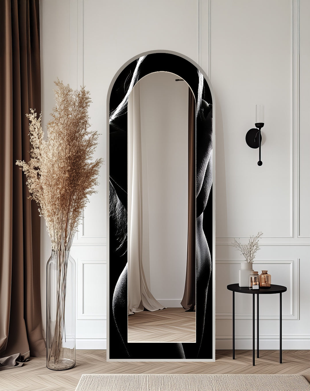 Shadow Curve – Mattschwarzer Nude-Kontur-Standspiegel 