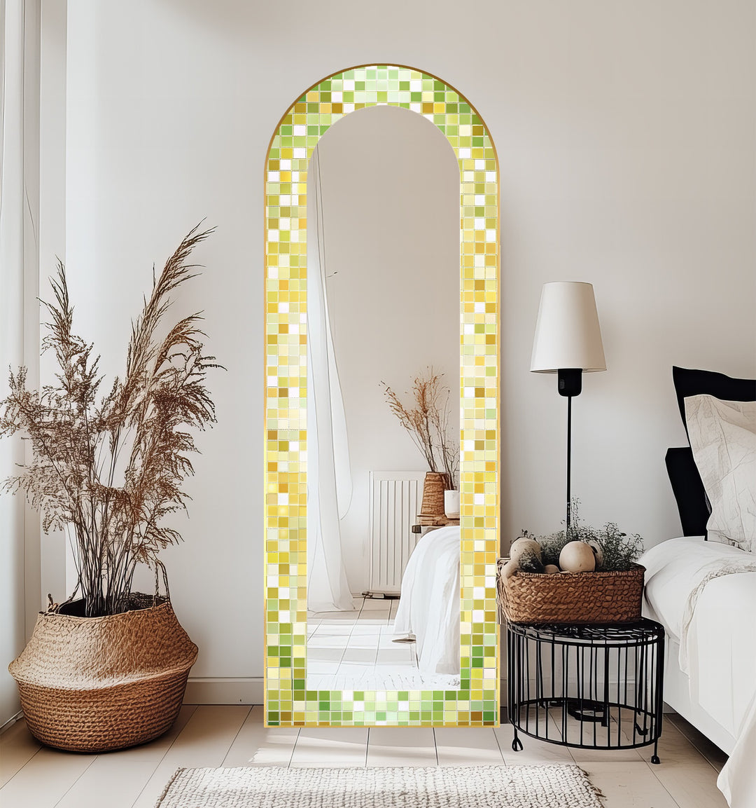 Lime Glow Harmony – Frischer grüner Mosaik-Standspiegel 