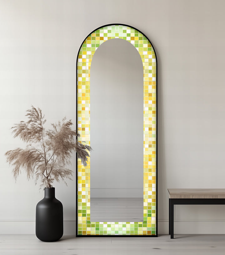 Lime Glow Harmony – Frischer grüner Mosaik-Standspiegel 