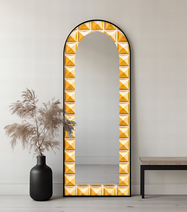 Goldene Pyramide - Mosaik-Bodenspiegel 