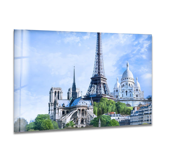 Showcasing the layering effect, this best glass art depicts the Eiffel Tower, Sacré-Cœur, and other Paris landmarks in an eye-catching city print.