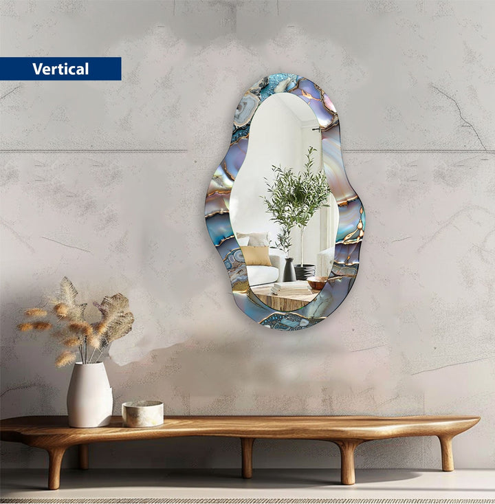 Asymmetrischer Wandspiegel aus Metall