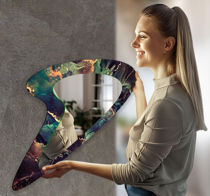 Decorative wall mirror featuring elegant details to enhance your home’s ambiance
