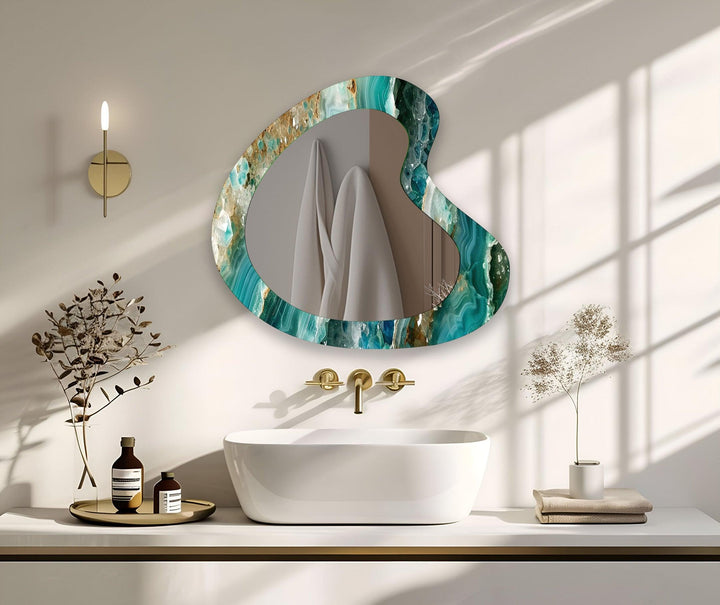 Decorative wall mirror featuring elegant details to enhance your home’s ambiance
