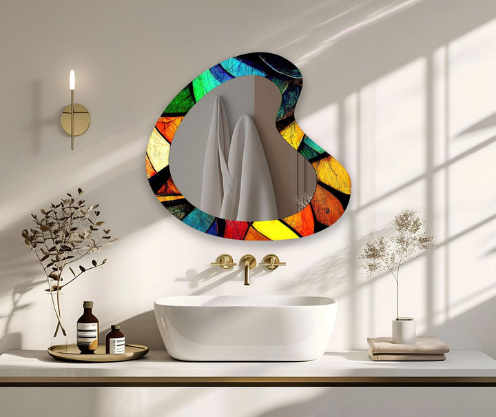 Farbenfroher moderner asymmetrischer Wandspiegel