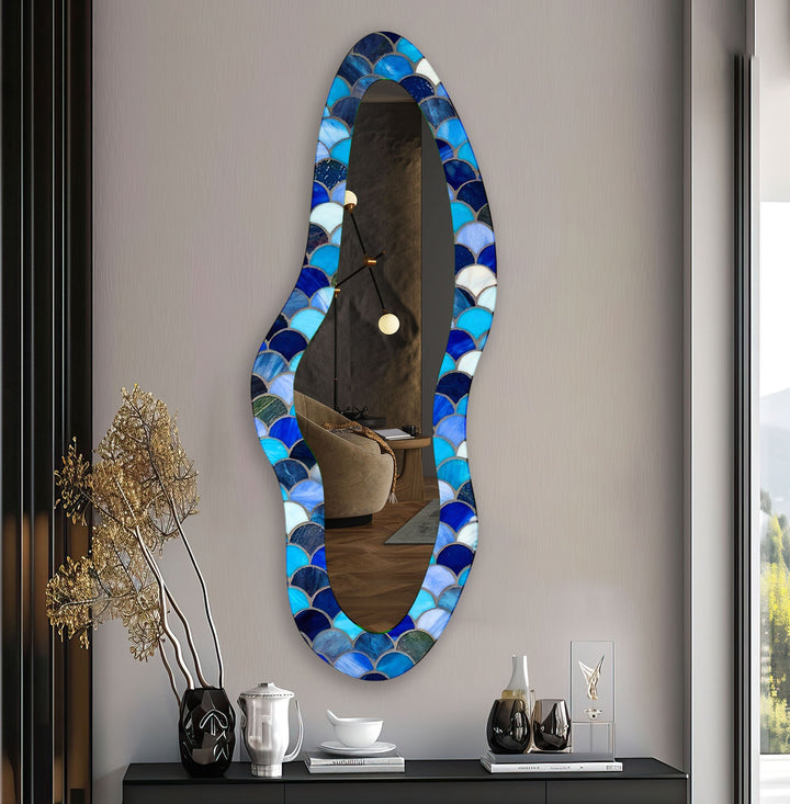Decorative wall mirror featuring elegant details to enhance your home’s ambiance
