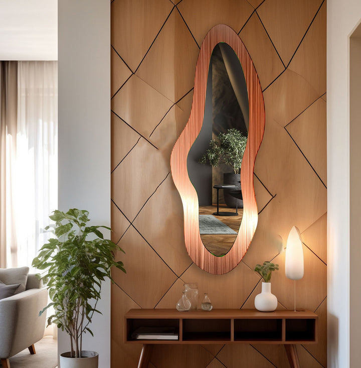 Moderner orangefarbener asymmetrischer Wandspiegel aus Glas