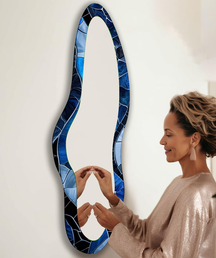 Decorative wall mirror featuring elegant details to enhance your home’s ambiance
