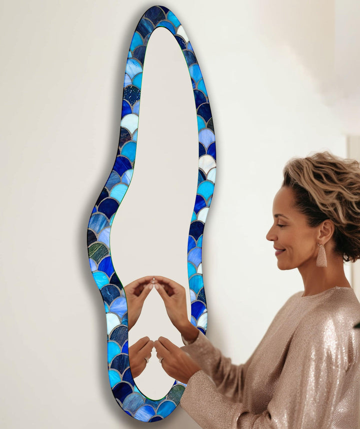 Stylish wall mirrors designed to bring light and sophistication to your living space
