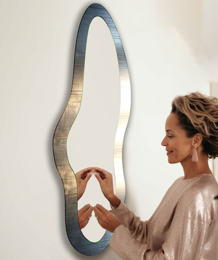 Asymmetrischer langer Wandspiegel in Metallic-Grau