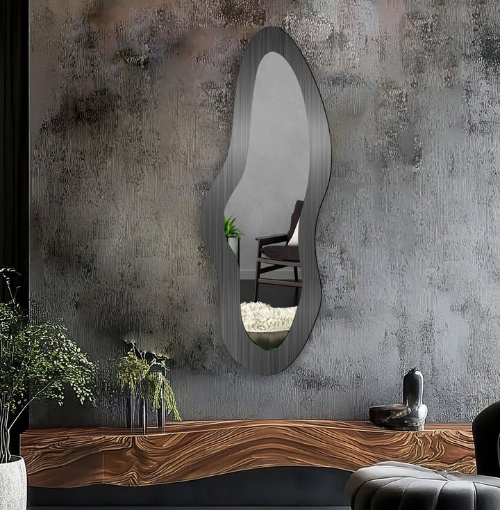Dekorativer Ganzkörperspiegel in Metallic-Grau