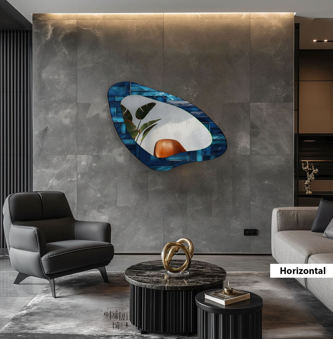 Moderner asymmetrischer Wandspiegel mit blauen Fliesen