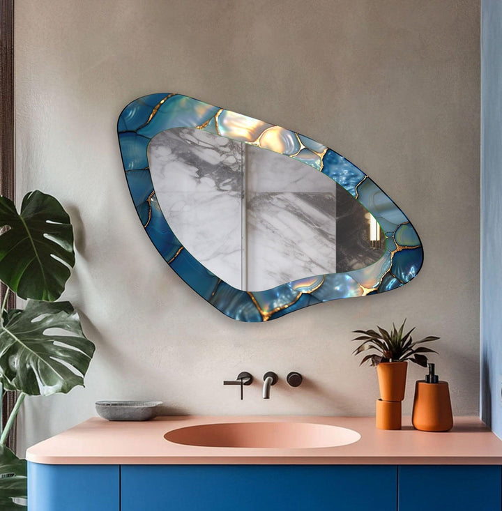 Mirror wall decor combining reflective surfaces and artistic shapes for a stunning focal point

