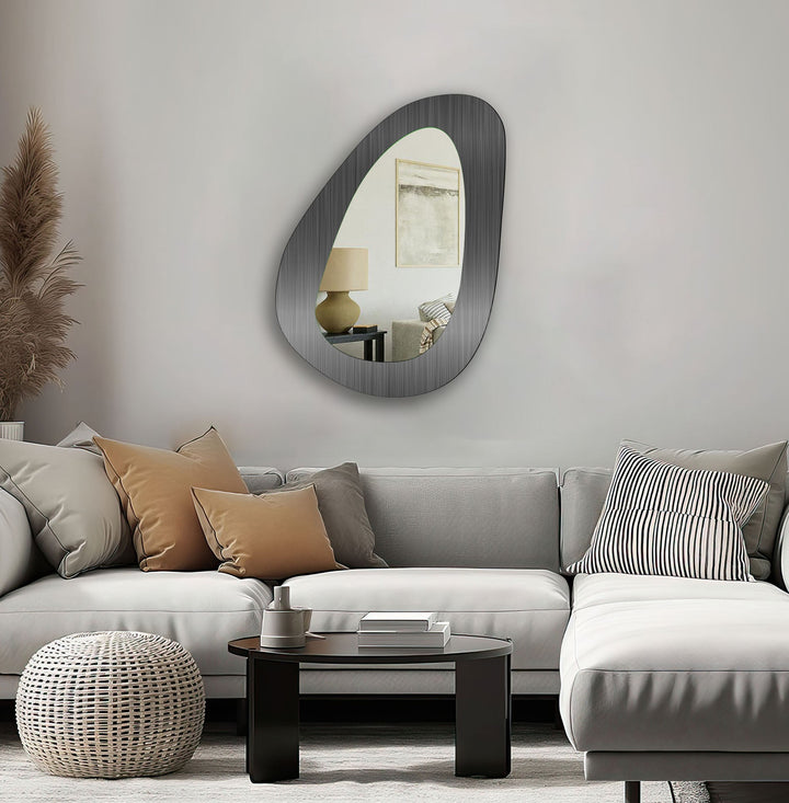 Dekorativer Wandspiegel in Metallic-Grau