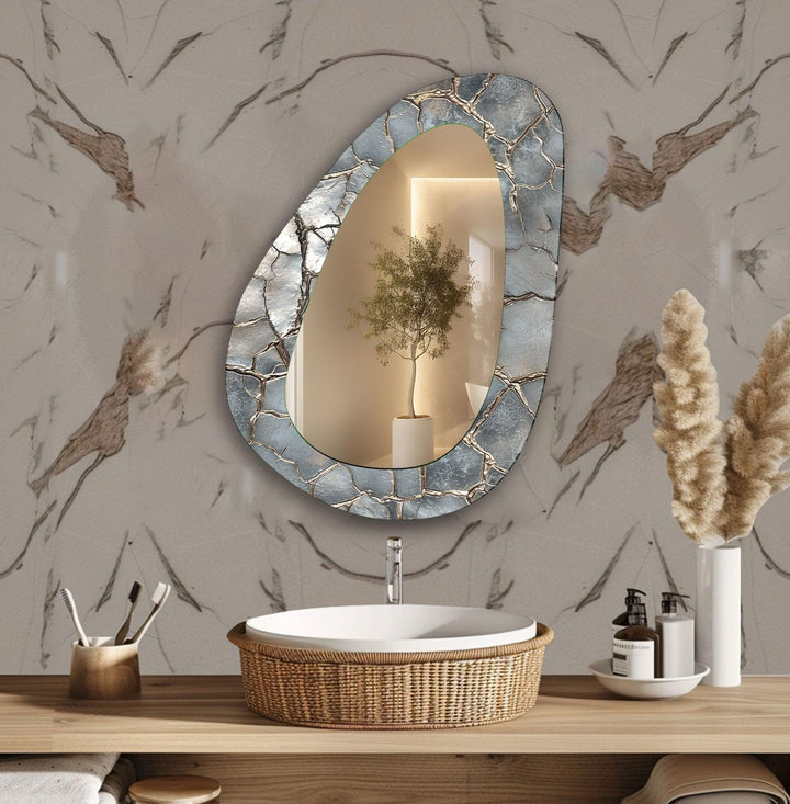 Eleganter abstrakter Wandspiegel in Silber