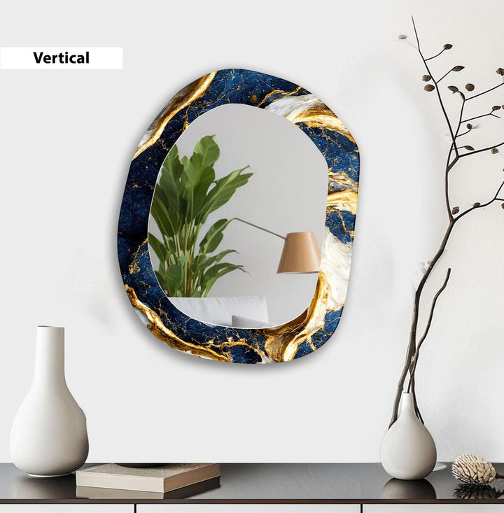 Unregelmäßiger, abstrakter Wandspiegel in Gold
