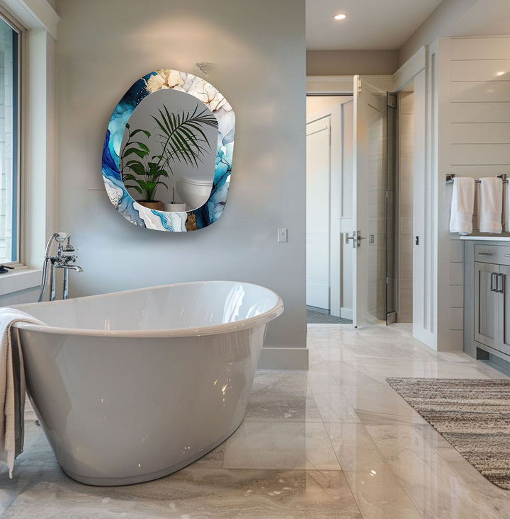 Mirror wall decor combining reflective surfaces and artistic shapes for a stunning focal point