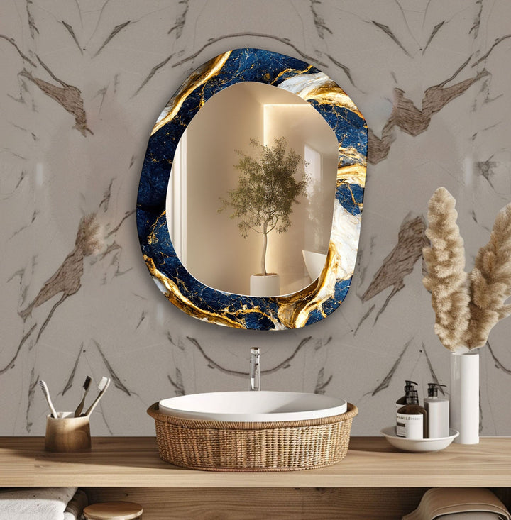Unregelmäßiger, abstrakter Wandspiegel in Gold