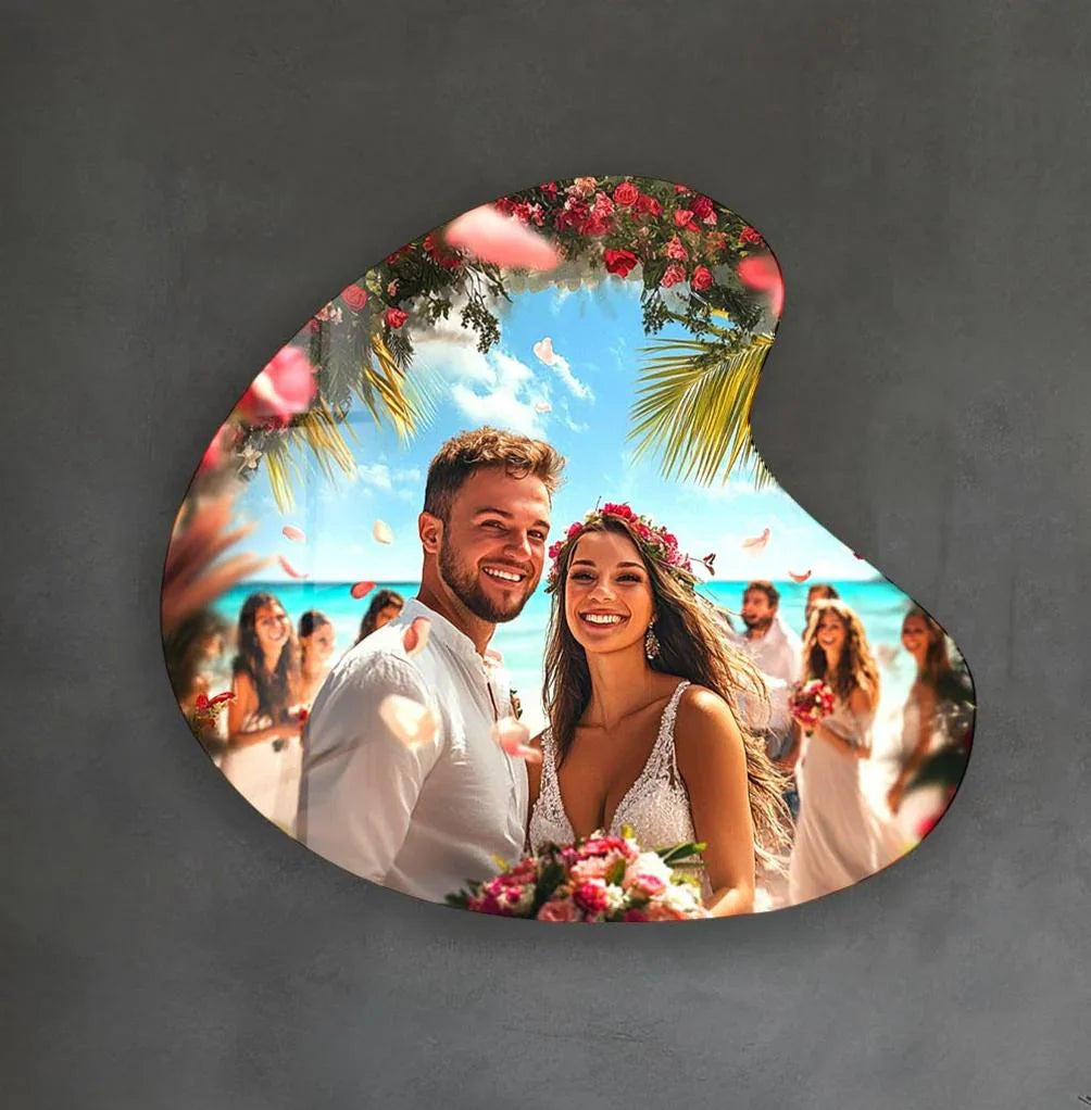 Bathed in sunlight, the brightest area illuminates the happy couple in this custom heartflow shape glass wall art, showcasing a beautiful example of best glass art.