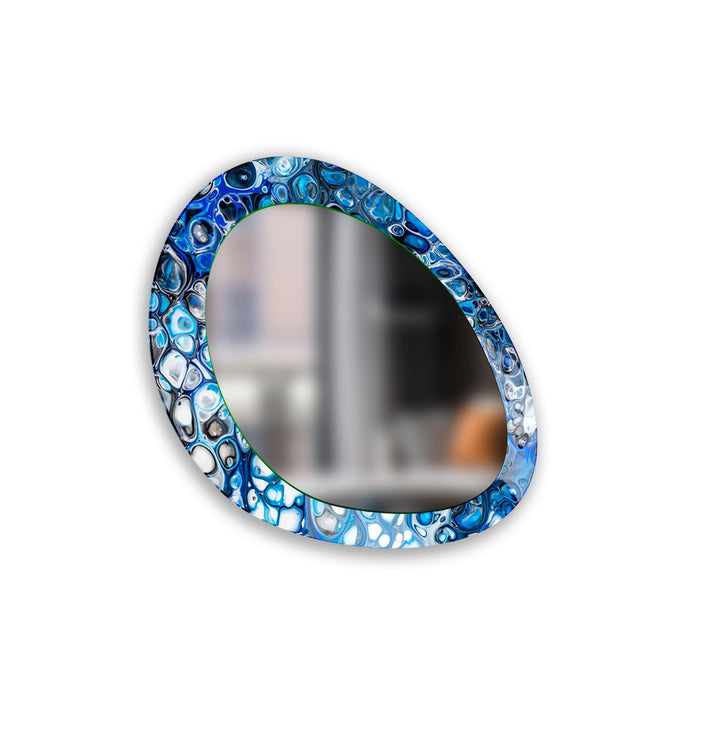 Ovaler moderner Wandspiegel mit blau gebeizten Spiegeln