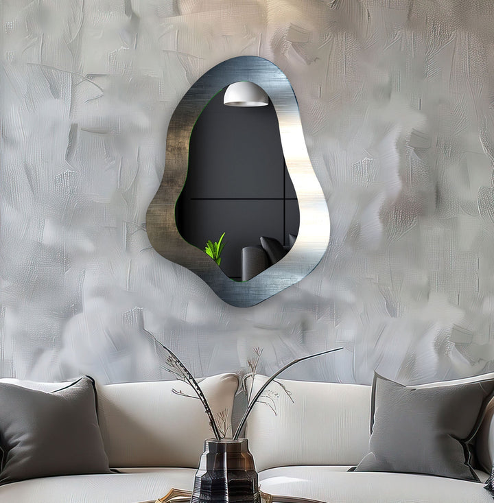 Moderner Wandspiegel in Metallic-Grau für den Eingangsbereich