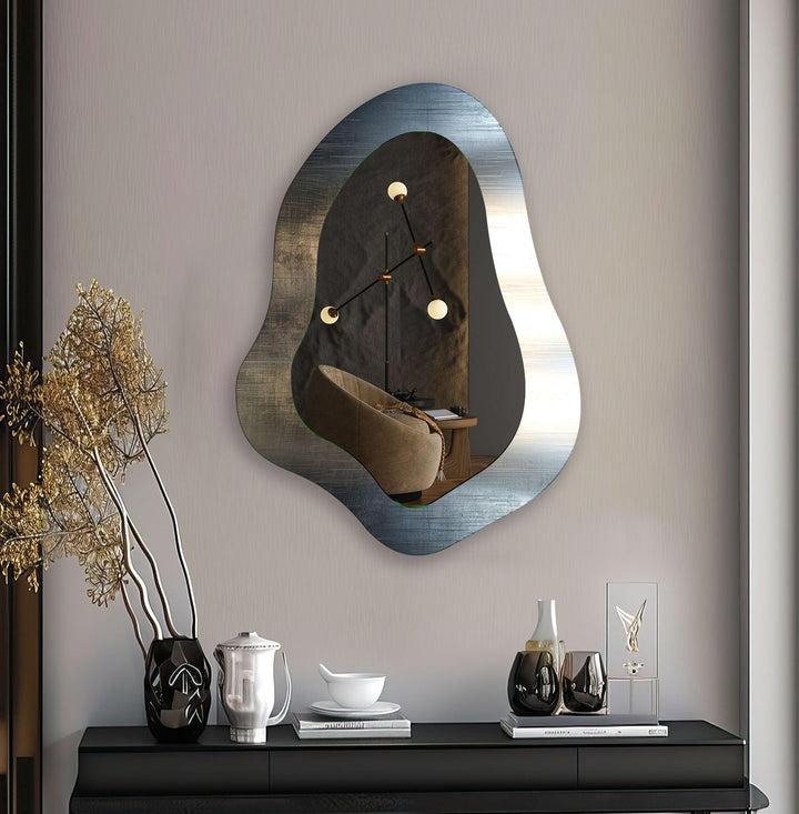 Moderner Wandspiegel in Metallic-Grau für den Eingangsbereich