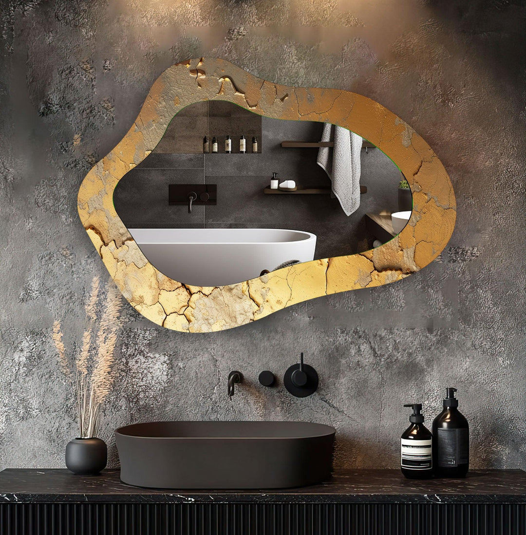 Moderner, asymmetrischer Wandspiegel in Gold