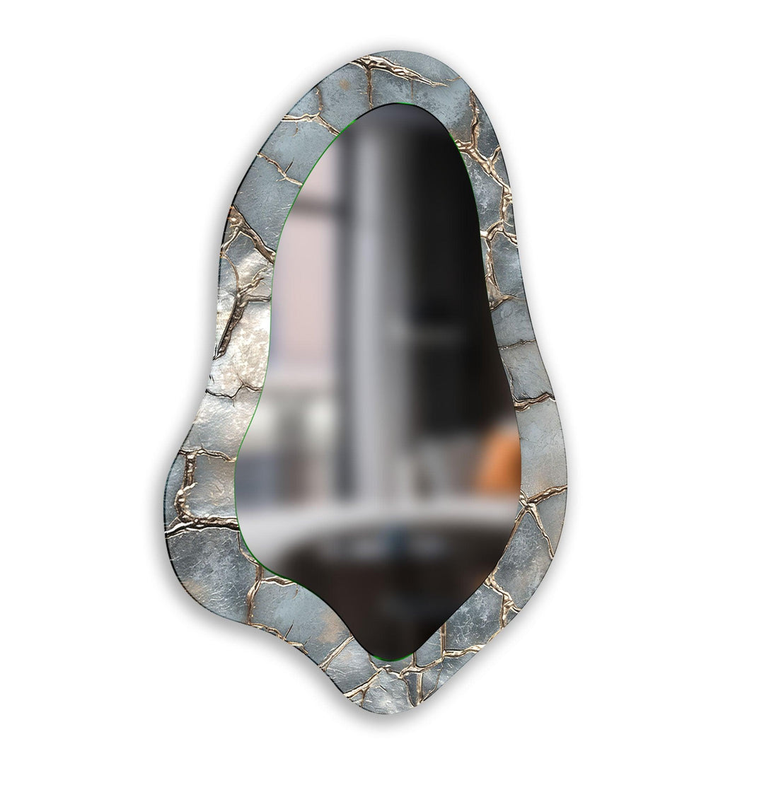 Wall mirrors combining modern aesthetics with classic elegance for timeless appeal
