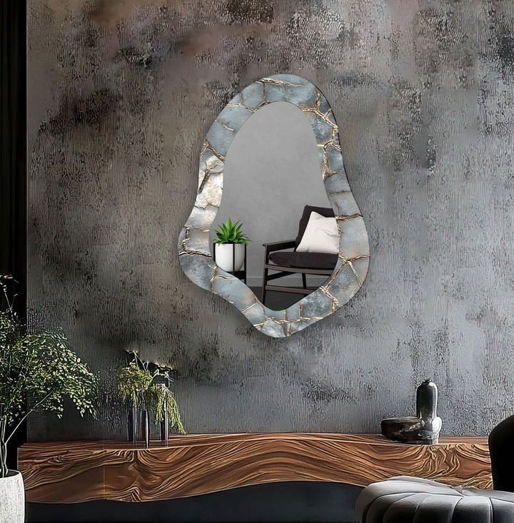 Decorative wall mirror featuring elegant details to enhance your home’s ambiance
