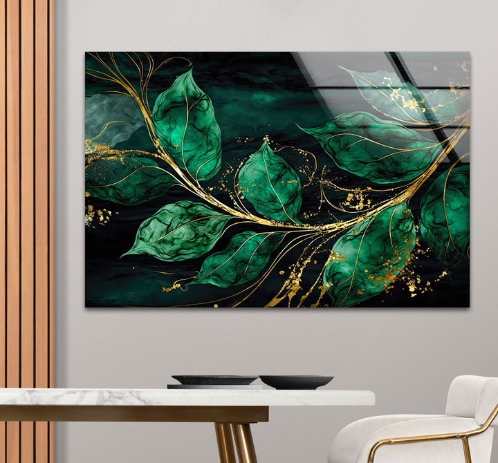 Smaragdgrüne und goldene Glaswandkunst – Elegantes botanisches Blattdesign