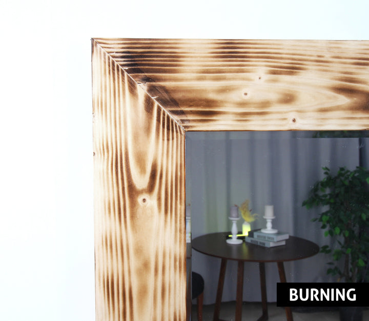 Brauner Wandspiegel aus Holz