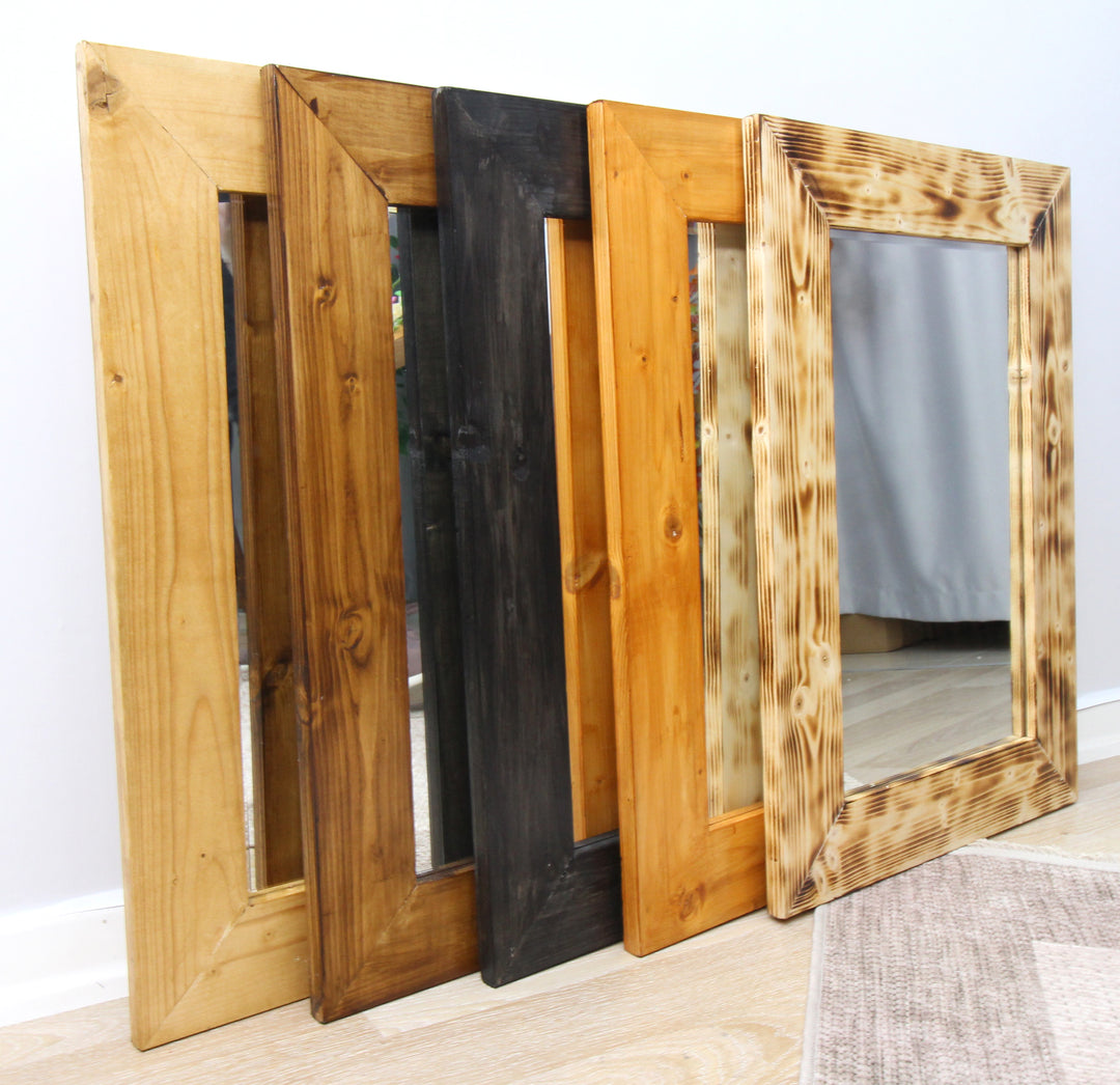 Natürlicher Wandspiegel aus Holz