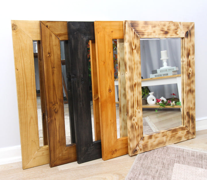 Brauner Wandspiegel aus Holz
