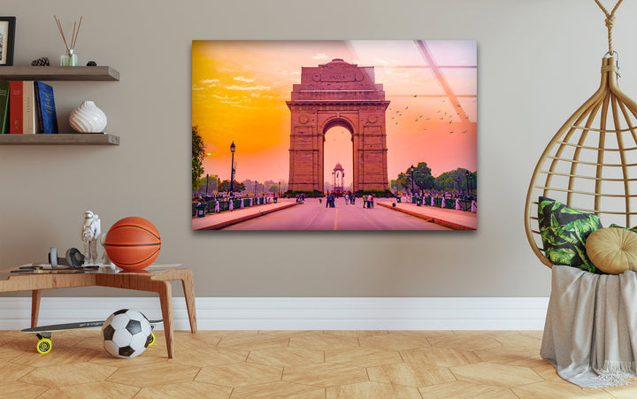 India Gate Glaswandkunst – Atemberaubender Blick auf das Wahrzeichen Delhis bei Sonnenuntergang